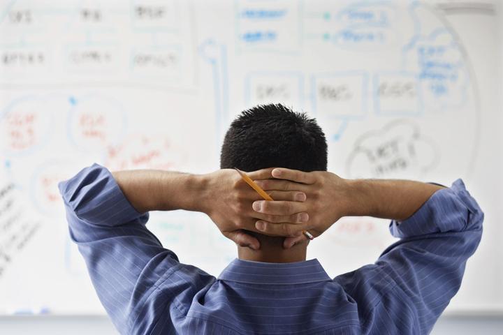 中芯国际(00981)发布第二季度业绩，股东应占利润1.32亿美元 三季度收入指引为环比增长5%到7%